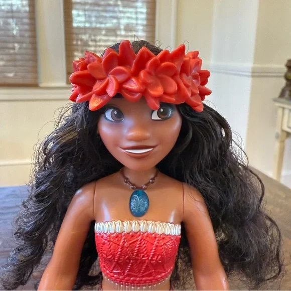 Disney Singing Original Moana Fashion Doll - Picture 4 of 10